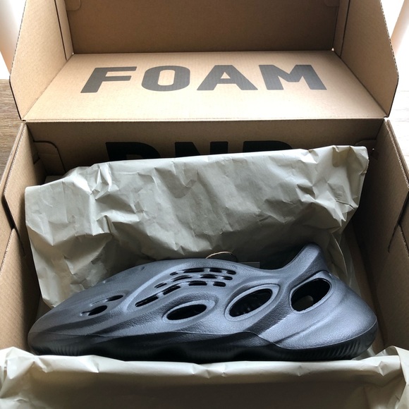 **SOLD** AUTHENTIC YZY FOAM RNR - Picture 4 of 5